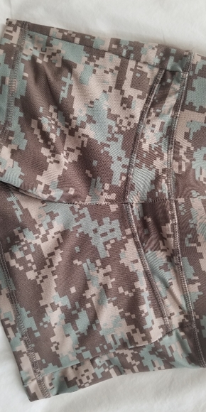 Hooters military uniform short - Picture 3 of 5